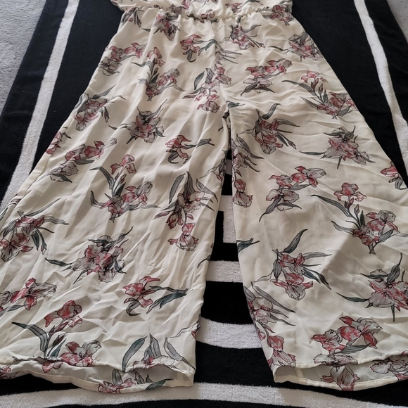 Jumpsuit - Picture 3 of 4